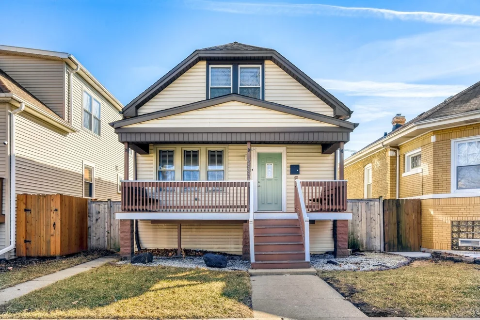 Unit for sale at 5635 W Patterson Avenue, Chicago, IL 60634