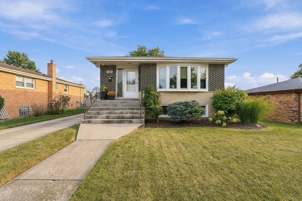 Unit for sale at 7515 173rd Place, Tinley Park, IL 60477
