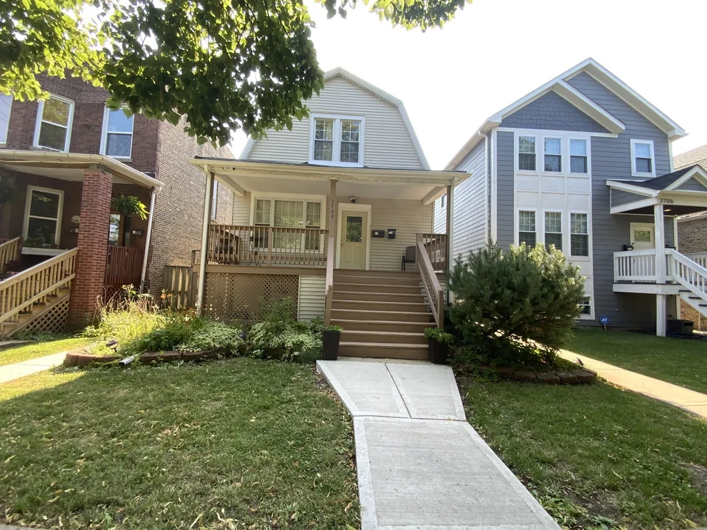 Unit for sale at 3704 N Drake Avenue, Chicago, IL 60618