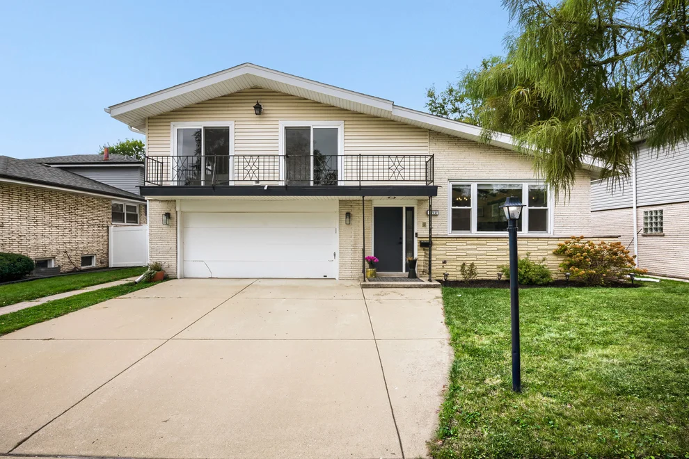 Unit for sale at 10932 S Kilbourn Avenue, Oak Lawn, IL 60453
