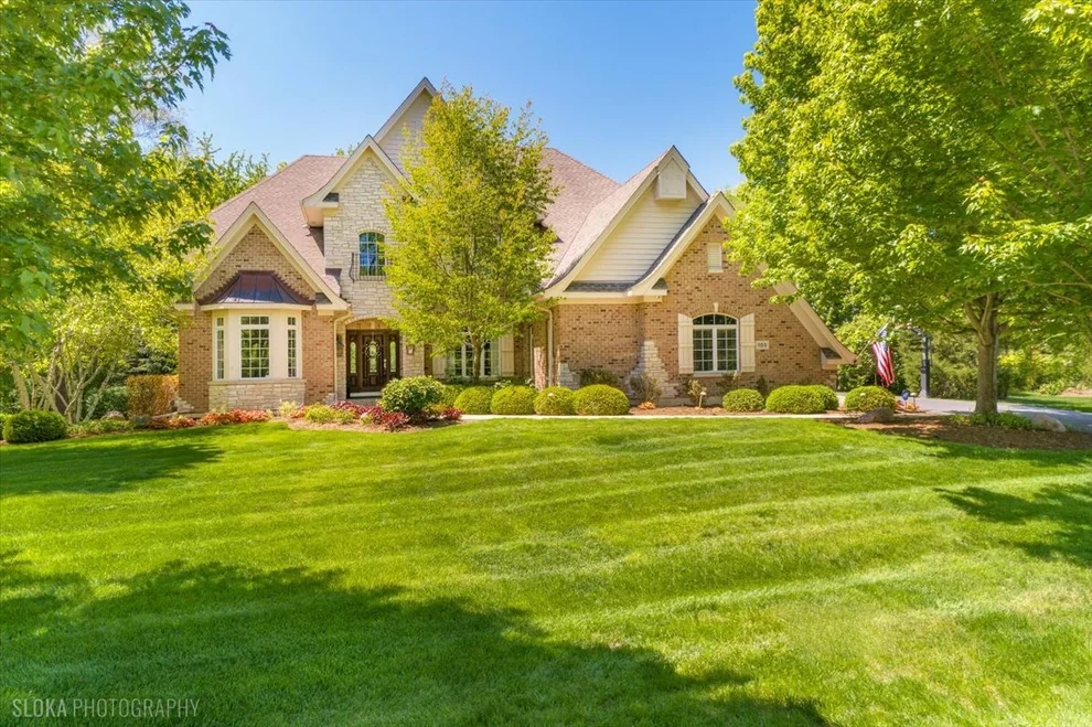 Unit for sale at 103 Equestrian Way, Hawthorn Woods, IL 60047