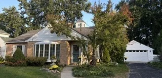 Unit for sale at 350 Ridgewood Avenue, Glen Ellyn, IL 60137