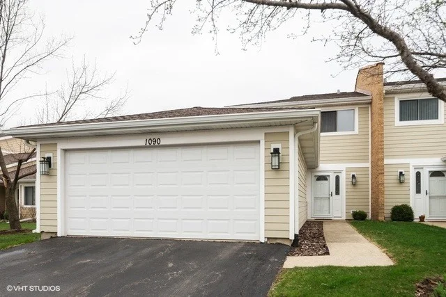 Unit for sale at 1090 E Cottonwood Way, Palatine, IL 60074