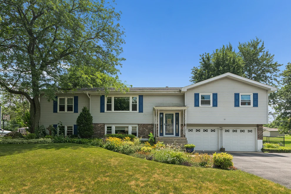 Unit for sale at 920 Regent Street, New Lenox, IL 60451