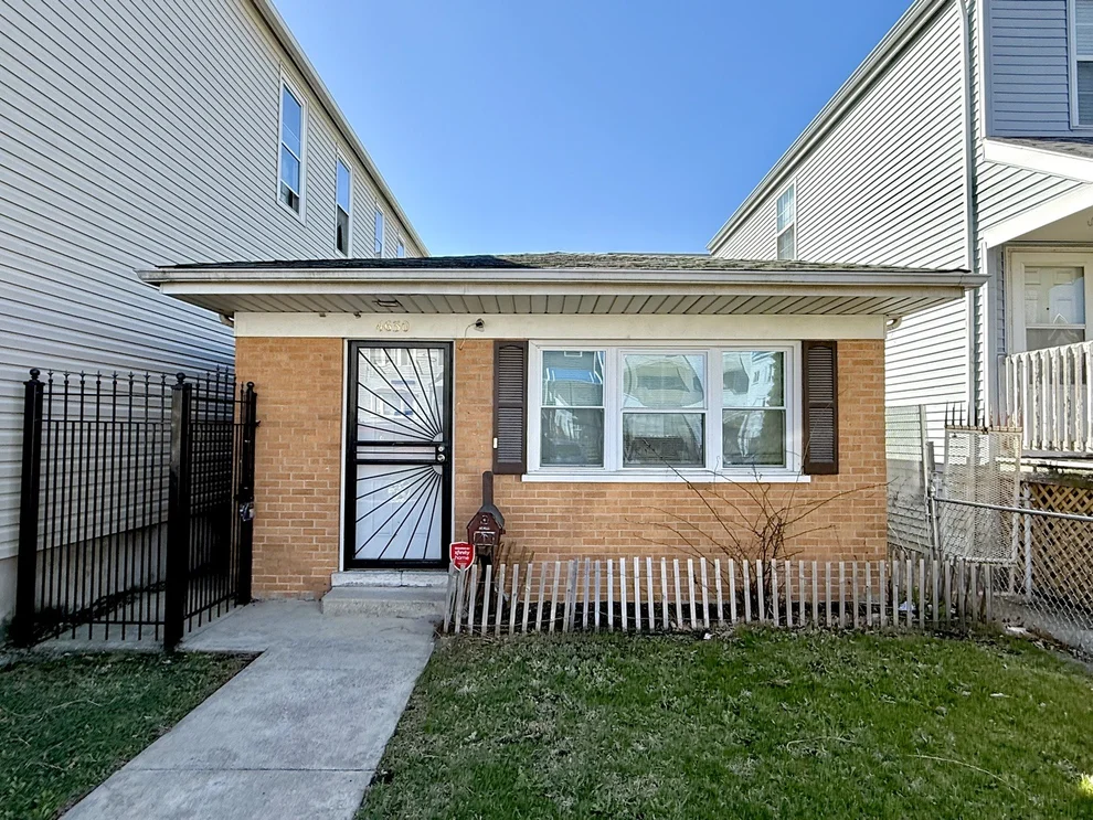 Unit for sale at 4630 S Honore Street, Chicago, IL 60609