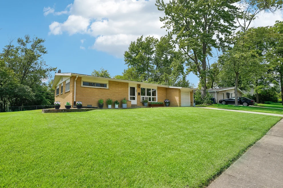 Unit for sale at 860 Virginia Road, Highland Park, IL 60035