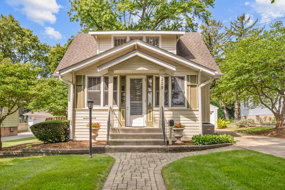 Unit for sale at 309 S 6th Street, St. Charles, IL 60174