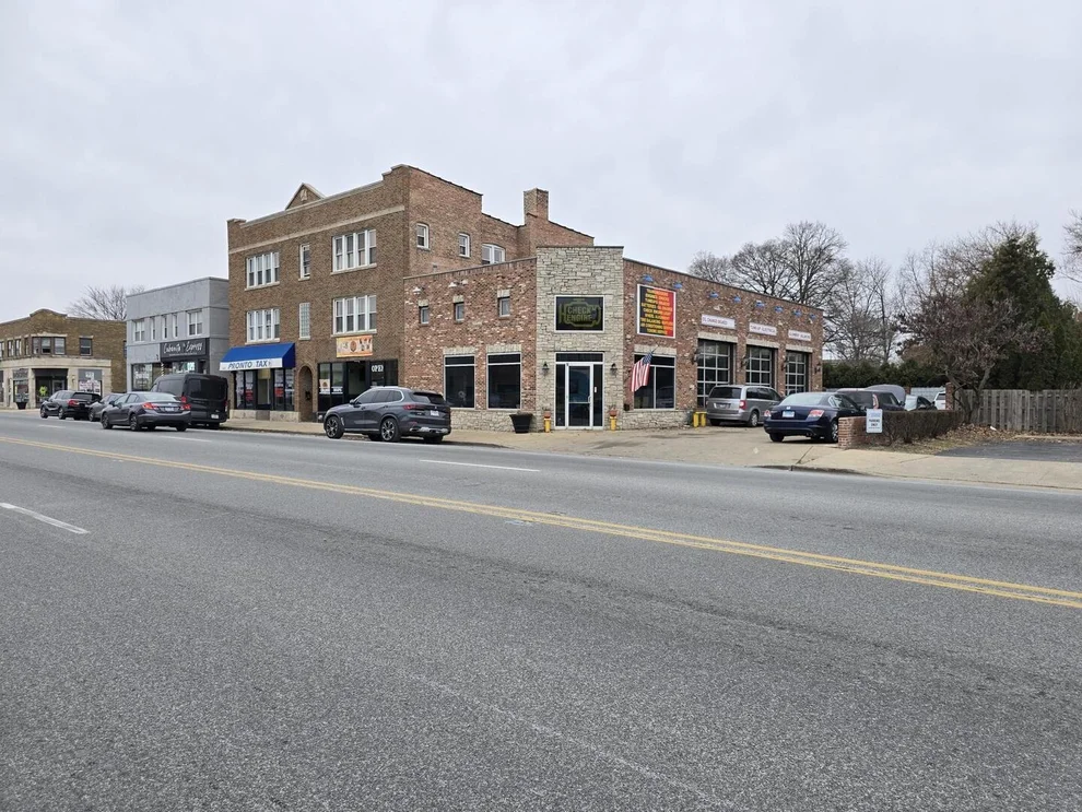 Unit for sale at 3212 S Harlem Avenue, Riverside, IL 60546