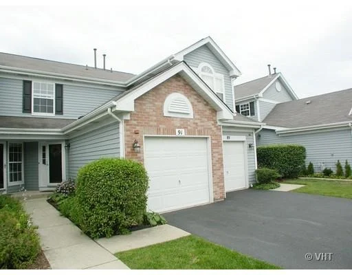 Unit for sale at 91 Shorewood Drive, GLENDALE HEIGHTS, IL 60139