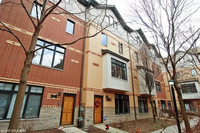 Unit for sale at 424 PENNSYLVANIA Way, OAK PARK, IL 60302
