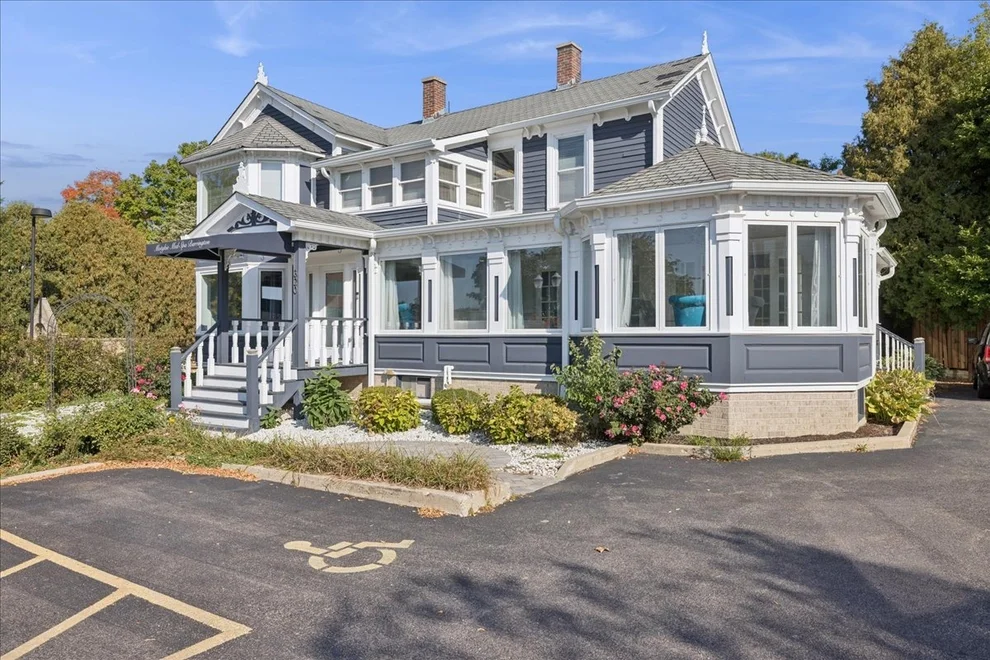 Unit for sale at 320 E Main Street, Barrington, IL 60010