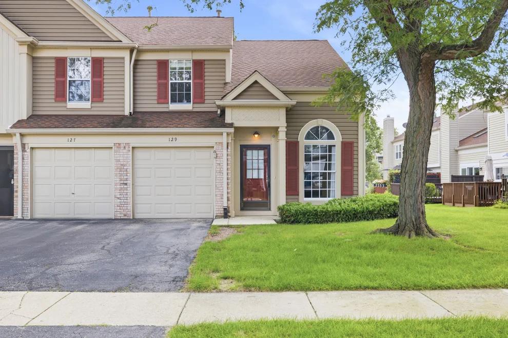 Unit for sale at 129 Crab Tree Drive, Westmont, IL 60559