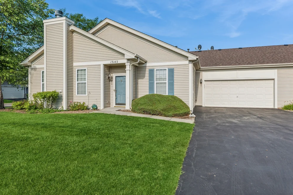 Unit for sale at 13142 W Sheffield Lane, Beach Park, IL 60083