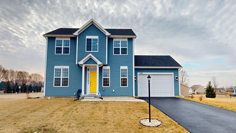 Unit for sale at 219 Deer Run Trail, Poplar Grove, IL 61065