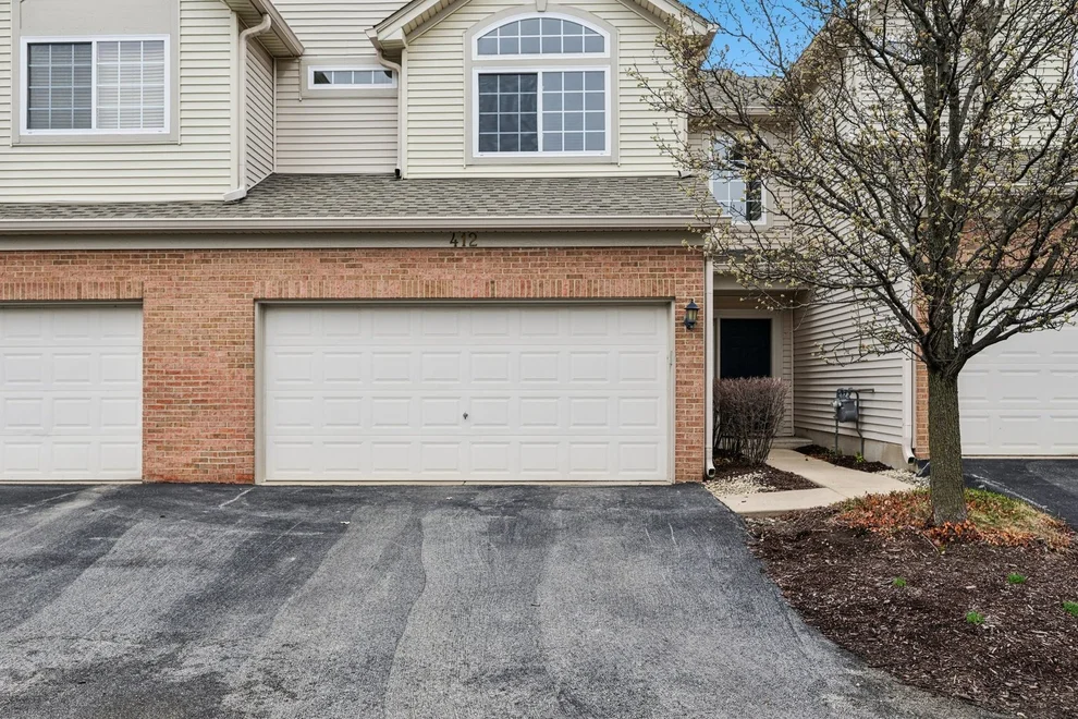 Unit for sale at 412 Jamestown Court, Aurora, IL 60502