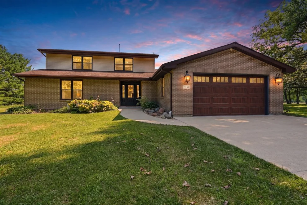 Unit for sale at 16789 E 400 North Road, Heyworth, IL 61745