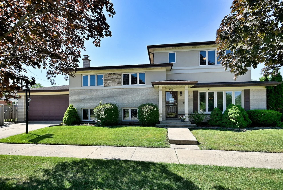 Unit for sale at 921 Greendale Avenue, Park Ridge, IL 60068