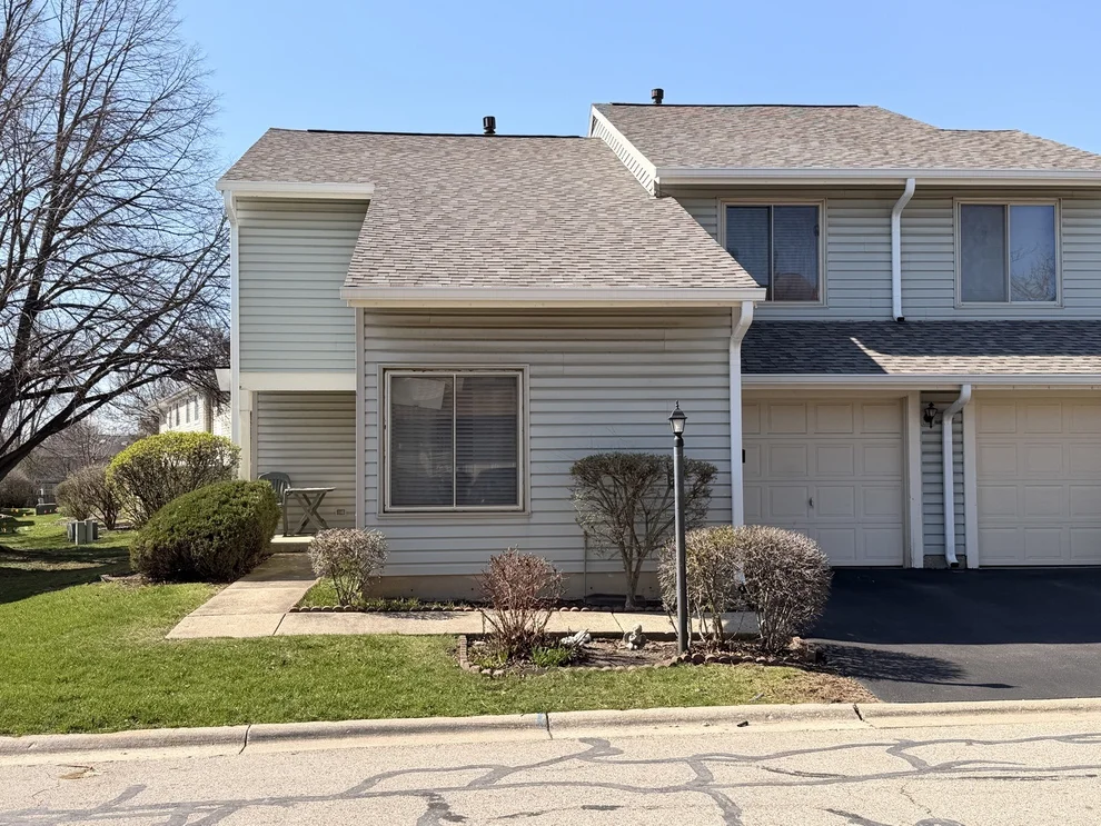 Unit for sale at 772 Colorado Court, Carol Stream, IL 60188
