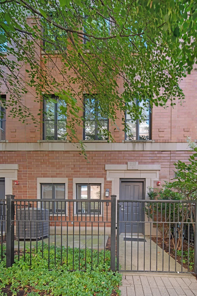Unit for sale at 1137 W Monroe Street, Chicago, IL 60607