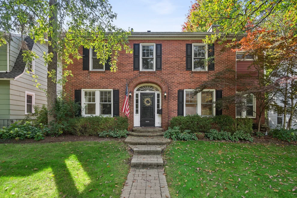 Unit for sale at 1540 Sheridan Road, Highland Park, IL 60035