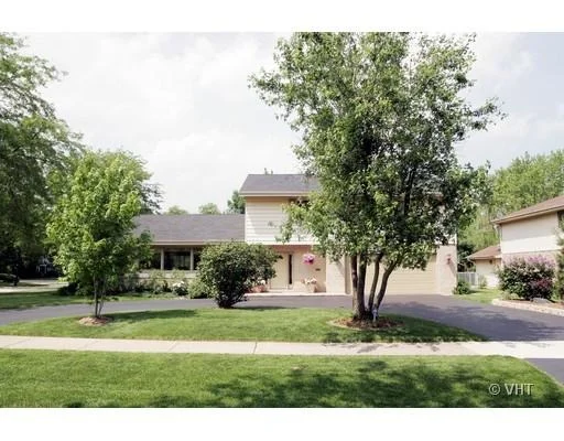 Unit for sale at 160 Crestview Drive, DEERFIELD, IL 60015