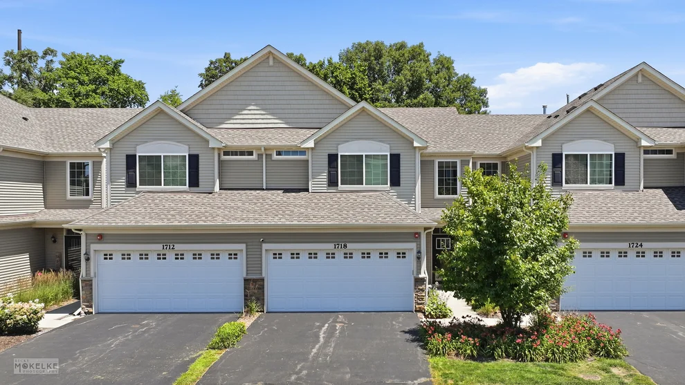 Unit for sale at 1718 Carlstedt Drive, Batavia, IL 60510