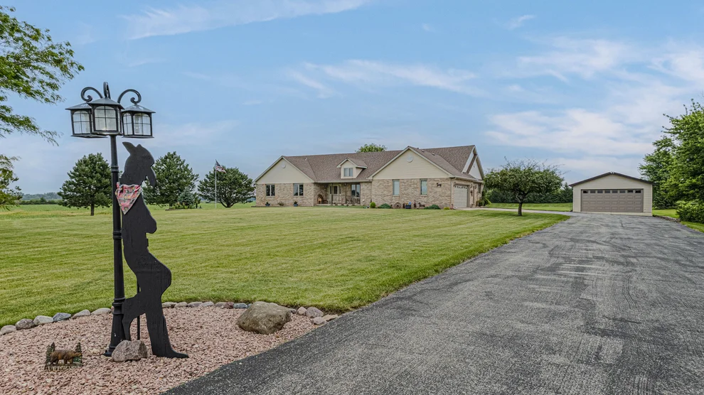 Unit for sale at 25111 S 104th Avenue, Frankfort, IL 60423