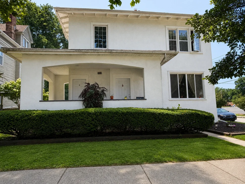 Unit for sale at 601 E Washington Street, Bloomington, IL 61701