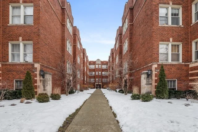 Unit for sale at 246 S Maple Avenue, Oak Park, IL 60302