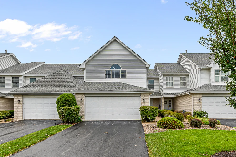 Unit for sale at 9981 Constitution Drive, Orland Park, IL 60462