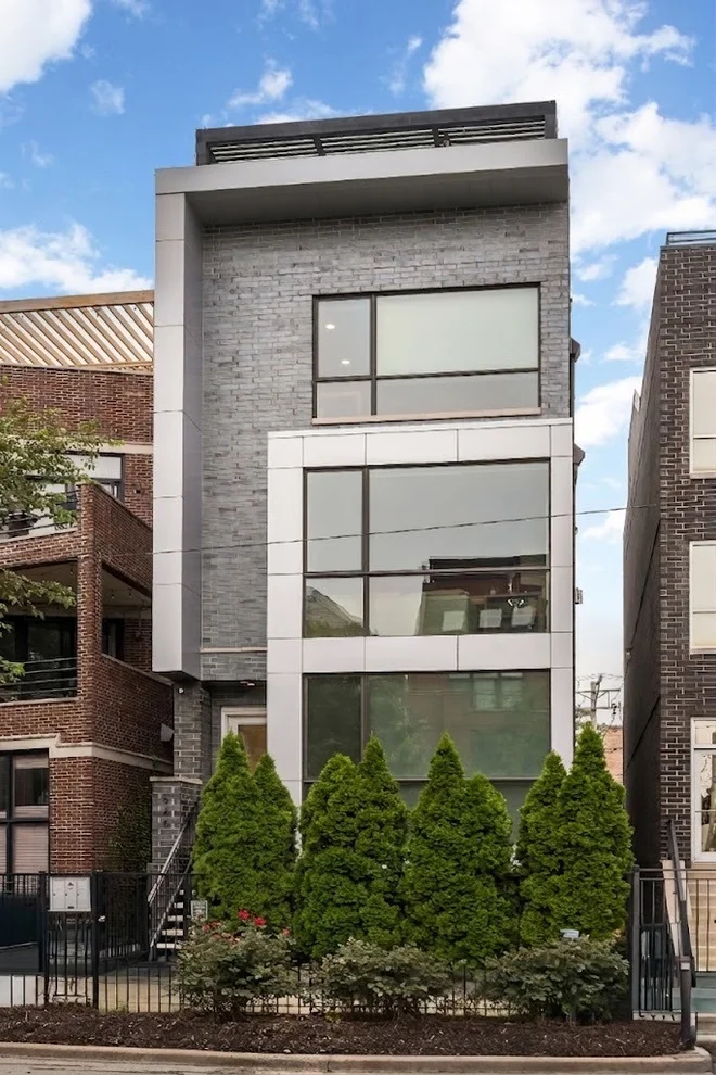 Unit for sale at 946 N HONORE Street, Chicago, IL 60622