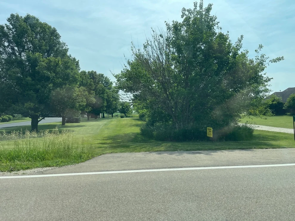 Unit for sale at 2908 E 29th Road, Seneca, IL 61360
