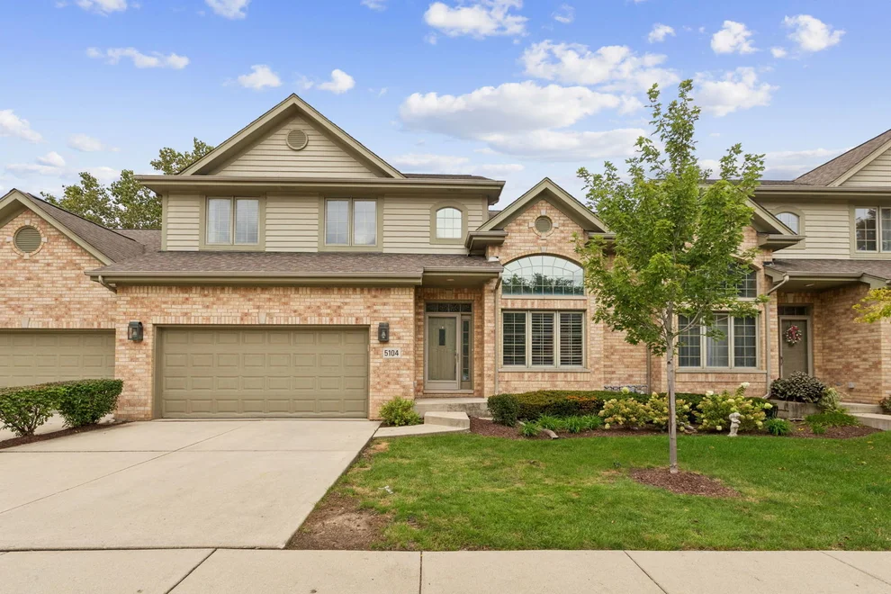 Unit for sale at 5104 Commonwealth Avenue, Western Springs, IL 60558