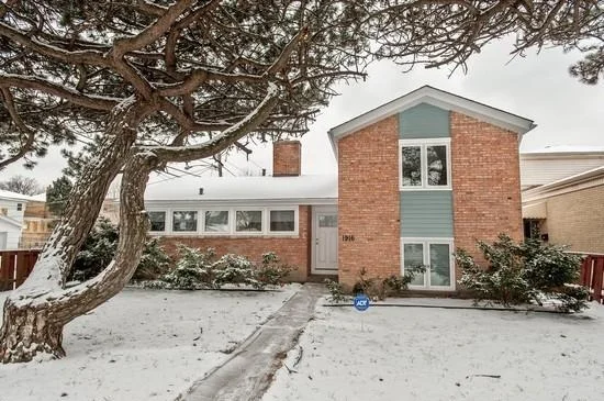 Unit for sale at 1916 GREY Avenue, EVANSTON, IL 60201