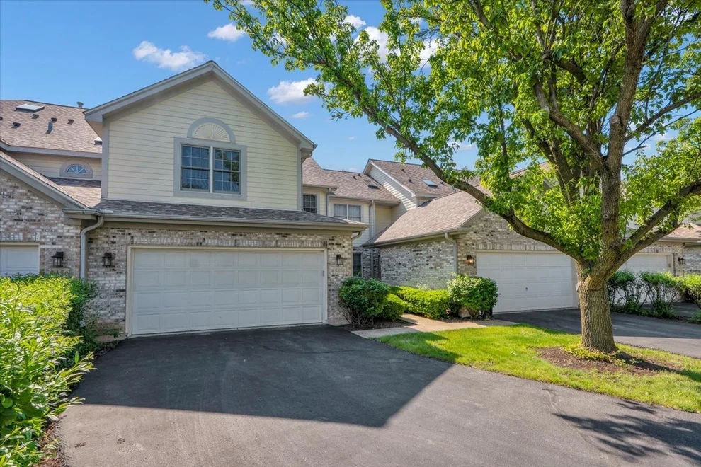 Unit for sale at 5454 Ashbrook Place, Downers Grove, IL 60515