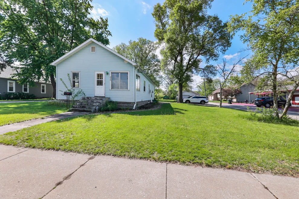 Unit for sale at 215 W Division Street, Coal City, IL 60416