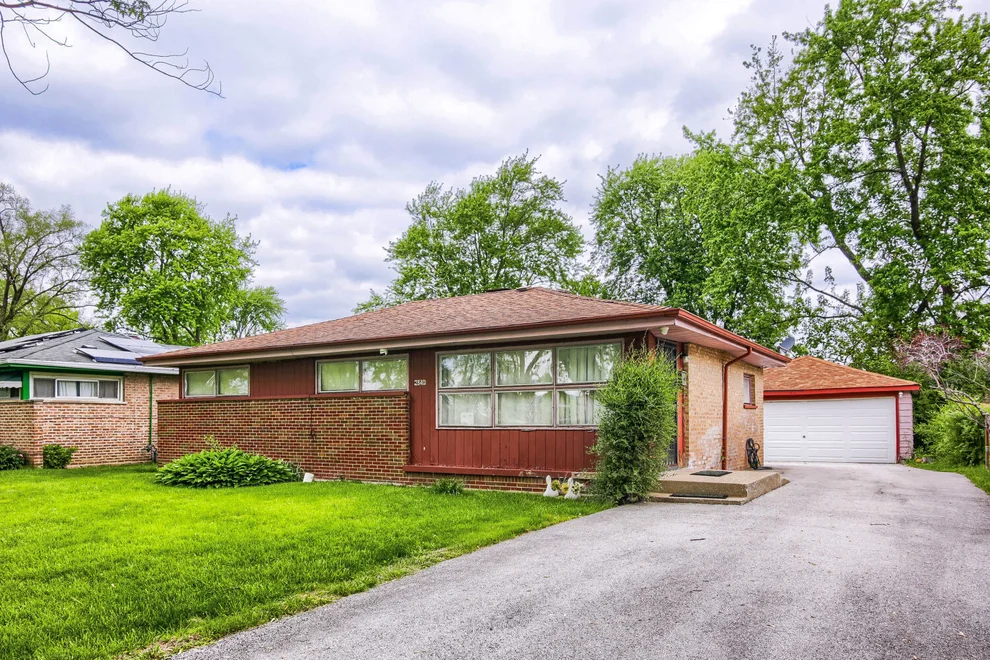 Unit for sale at 2840 Stafford Drive, Markham, IL 60428