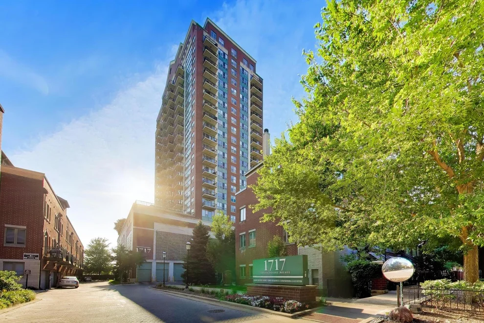 Unit for sale at 1717 S PRAIRIE Avenue, Chicago, IL 60616