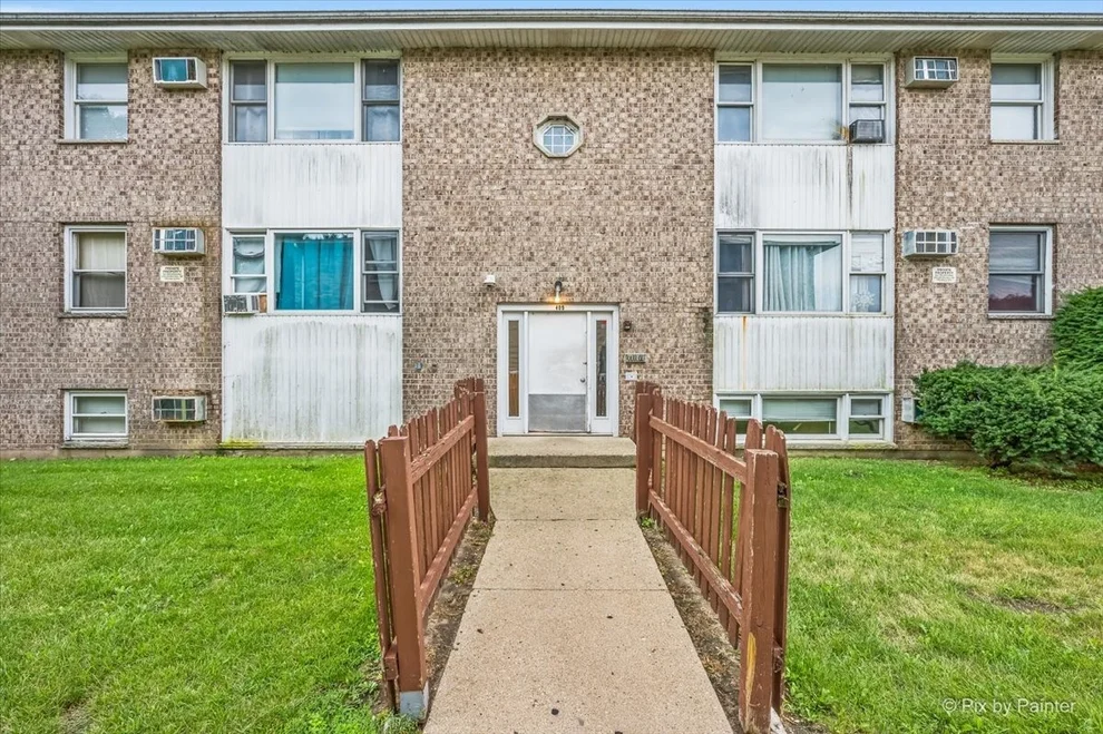 Unit for sale at 409 Ann Street, South Elgin, IL 60177