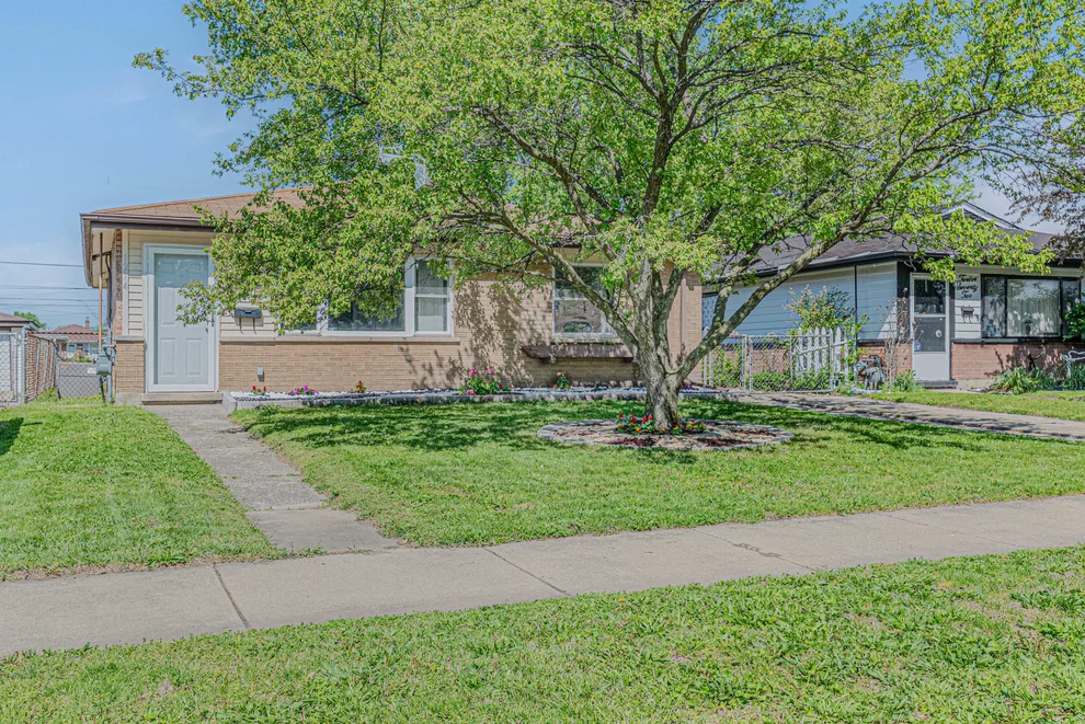 Unit for sale at 1274 Greenbay Avenue, Calumet City, IL 60409