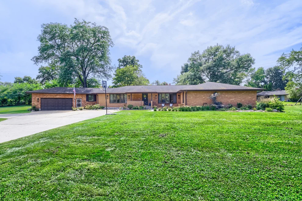 Unit for sale at 1803 Paula Court, Sleepy Hollow, IL 60118