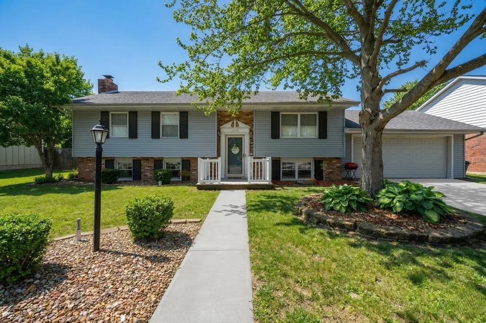 Unit for sale at 1306 Kirkwood Drive, Pontiac, IL 61764