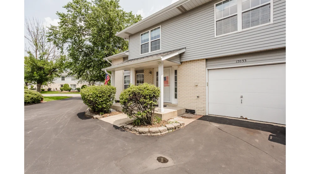 Unit for sale at 17033 Circle Drive E, Tinley Park, IL 60477