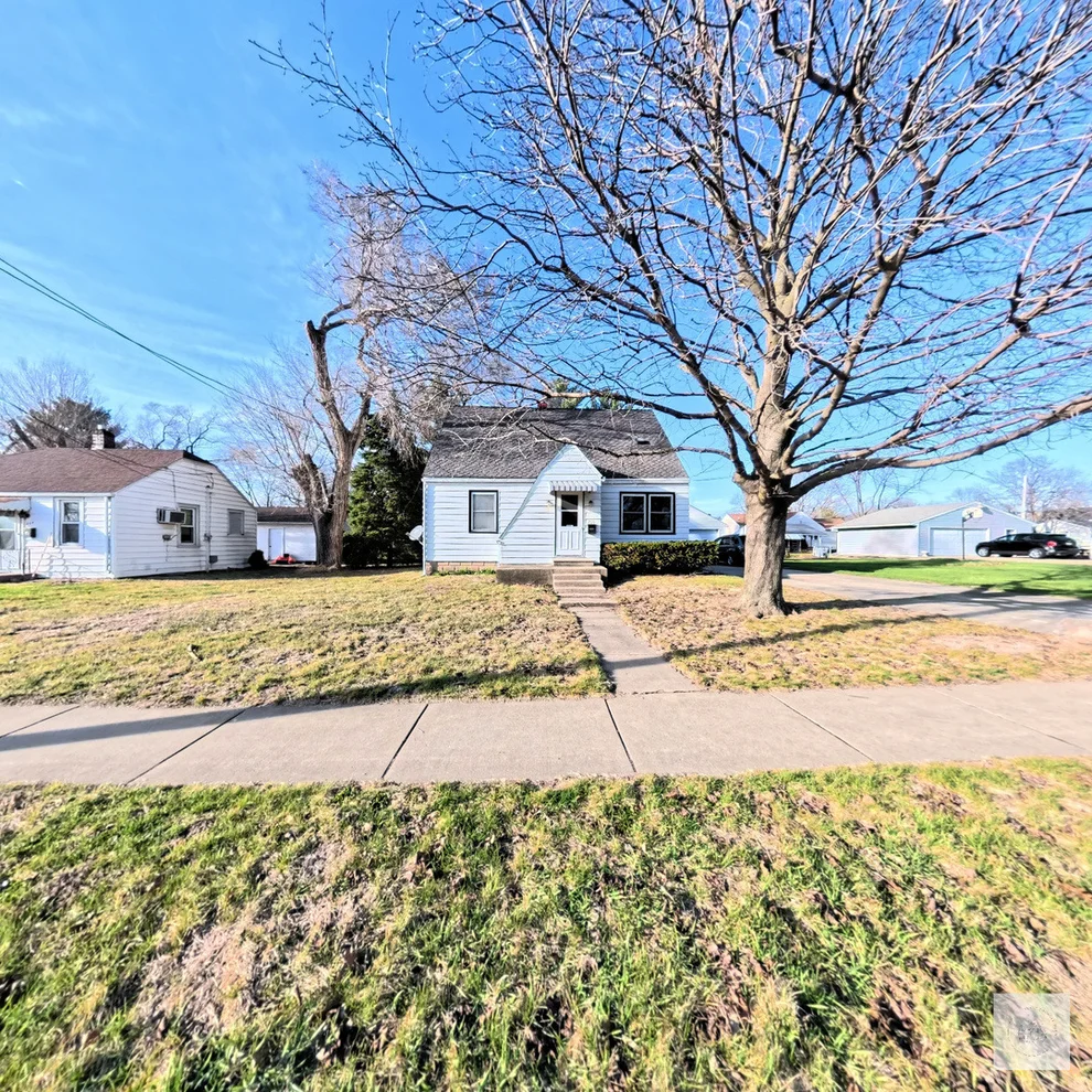 Unit for sale at 206 E 4th Street, Streator, IL 61364