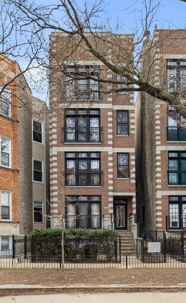 Unit for sale at 3537 N Reta Avenue, Chicago, IL 60657
