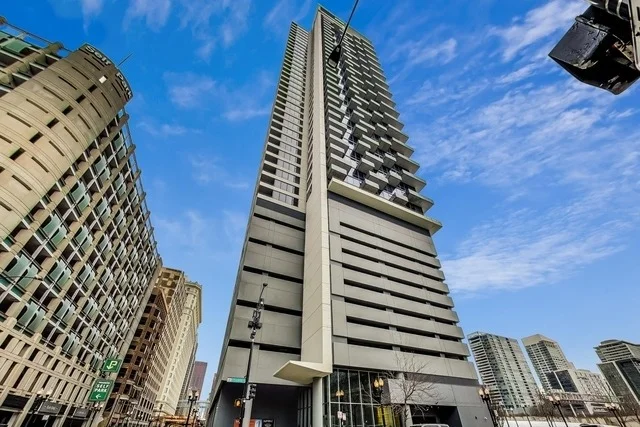 Unit for sale at 235 W Van Buren Street, Chicago, IL 60607