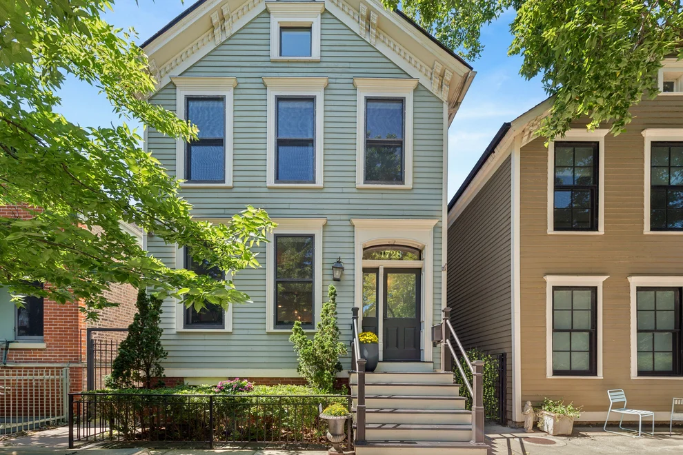 Unit for sale at 1728 N Hudson Avenue, Chicago, IL 60614