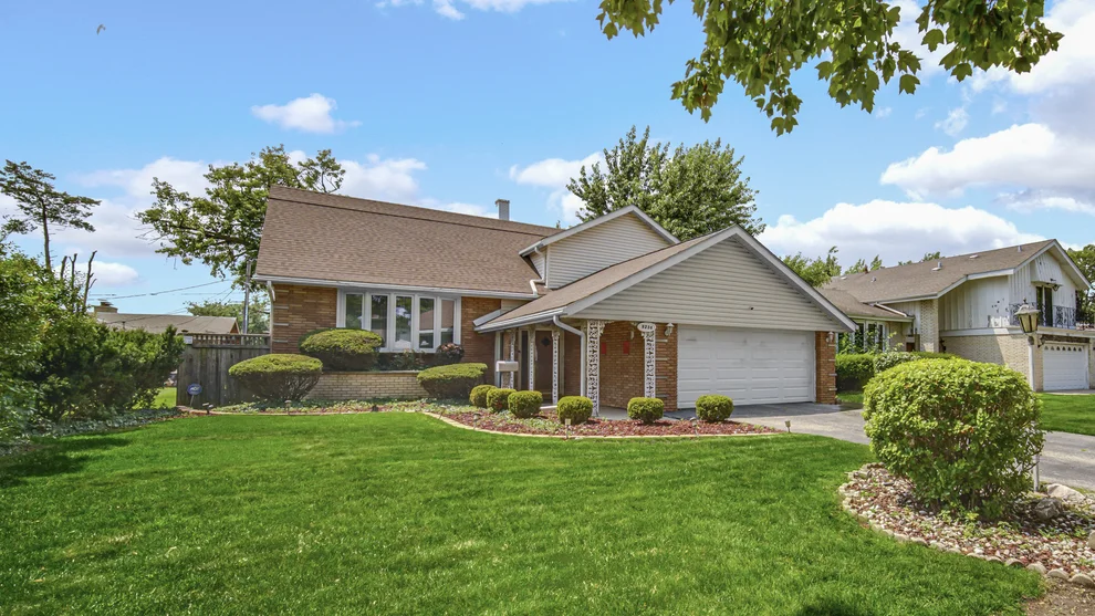 Unit for sale at 9236 S Karlov Avenue, Oak Lawn, IL 60453