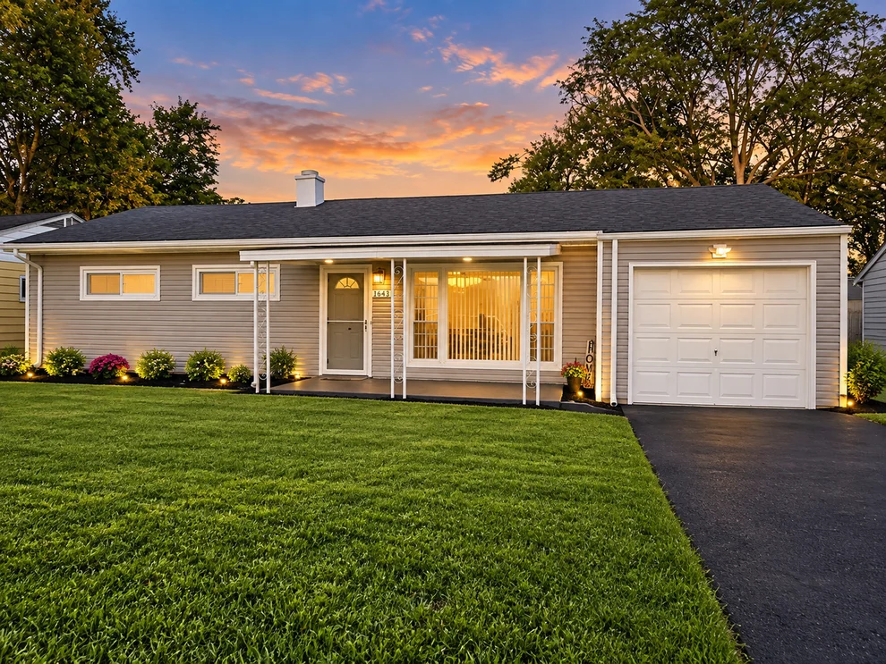 Unit for sale at 16431 Spaulding Avenue, Markham, IL 60428