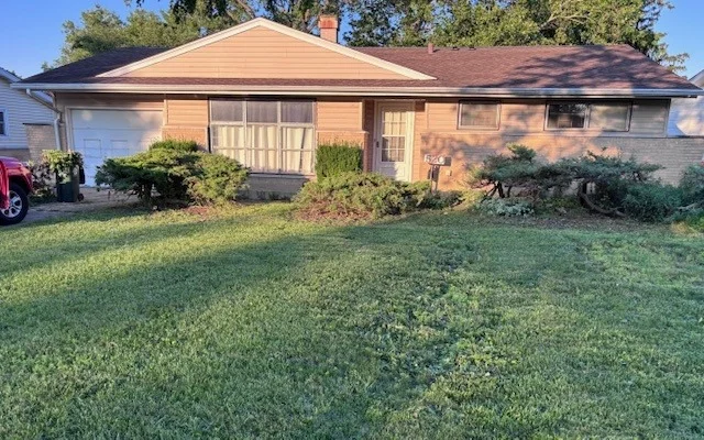 Unit for sale at 520 Edgewood Lane, Elk Grove Village, IL 60007